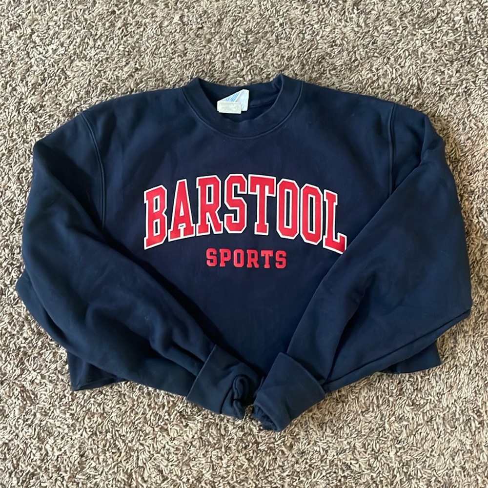 barstool sports cropped long sleeve crewneck sweatshirt, size S